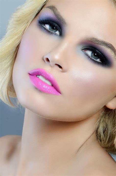 Smoky Eyes Hot Pink Lips Glamorous Makeup Glam Makeup Fashion Makeup Beauty Makeup Fashion