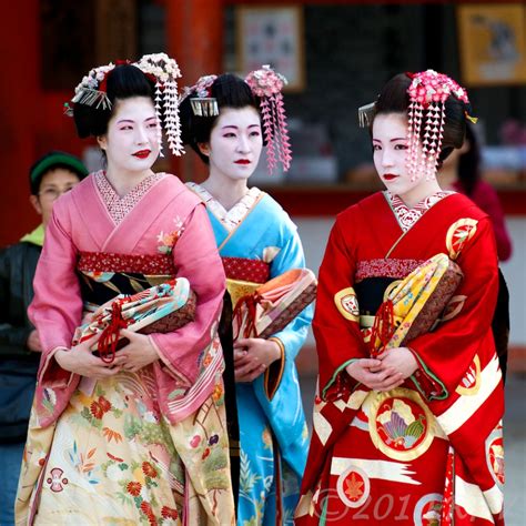 maiko el arte de convertirse en geisha viste la calle