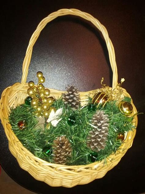 Christmas Basket Hanging On Wall Christmas Baskets Holiday Decor