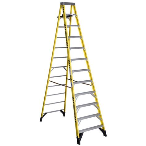 Werner 12 Ft Fiberglass Step Ladder With 375 Lb Load Capacity Type