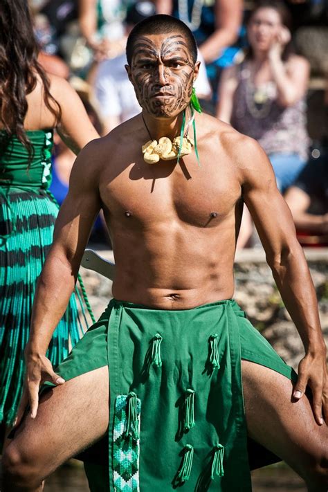 Polynesian Dancers Polynesian Men Maori People Hawaiian Outfit