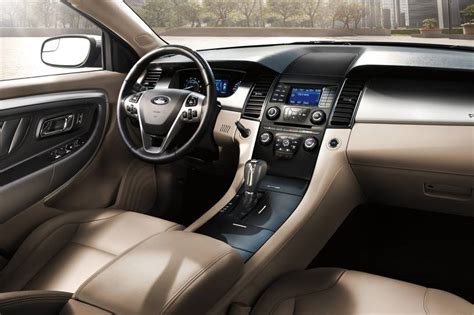 2018 Ford Taurus Interior Pictures