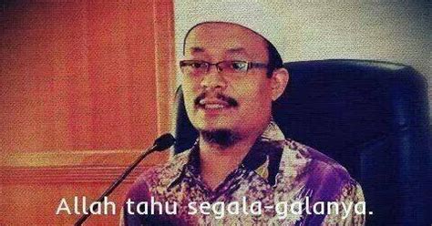 Dan allah maha mendengar lagi maha melihat. (qs. Green Jade: Allah Maha Mendengar........