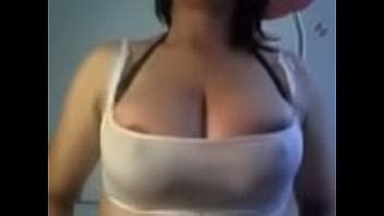 Busty Showing Cleavage XVIDEOS COM