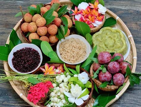 Nên ngày này có ý nghĩa bày tỏ lòng thành trời đất đã ban cho một mùa màng bội thu và cầu khấn một mùa mới thuận lợi. Tết Đoan Ngọ là ngày nào? Cúng Tết Đoan Ngọ gồm những gì?