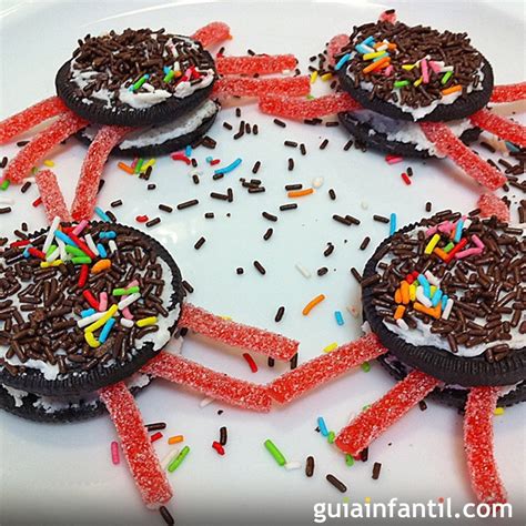 Entre tanto, prepara el puré con la leche, los. Arañas con Oreos, recetas de Halloween