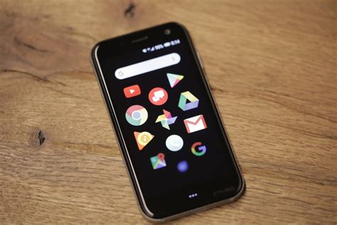 Let's imagine you've received 50 spam calls in the last month (although that may be more reality than imagination). In a world filled with plus-sized phones, Palm's new phone ...