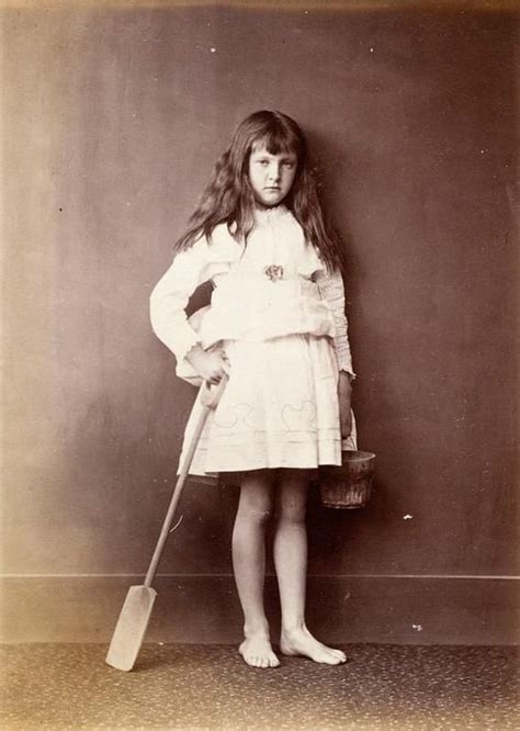 40 Eerie Portraits Of Children Taken By Lewis Carroll In The 19th