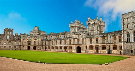 El castillo de windsor es el castillo habitado más grande del mundo, y también aquello habitado desde hace más tiempo. Castillo de Windsor: entradas y visitas guiadas | musement