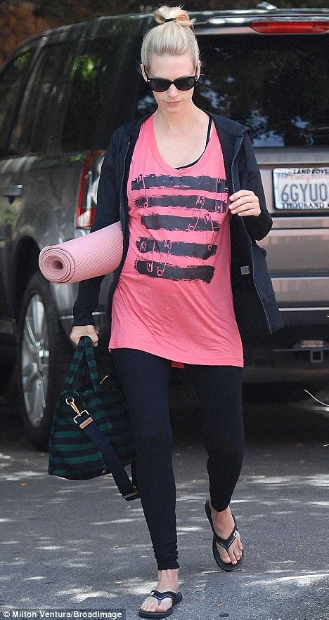 January Jones Doing Prenatal Yoga To Stay Relaxed During Pregnancy