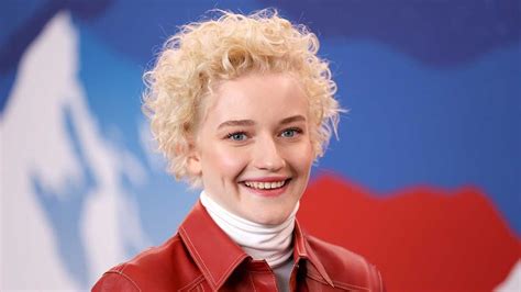 Julia Garner Responds To Anna Delveys Comments About Inventing Anna