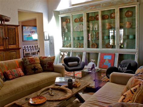 The mexican style encompasses much more than symbols such as the chili peppers and the big hats. Spanish-Style Decorating Ideas | HGTV