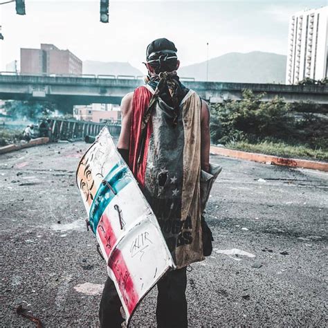 En Primer Plano El Fotógrafo Que Retrata Como Nadie La Represión En Venezuela Infobae