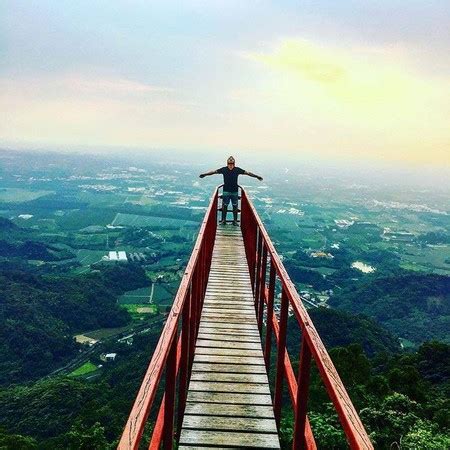 10:11 士欽陳 4 092 просмотра. 走到天空盡頭 屏東「天空步道」大武山美景就在腳下 | ETtoday 旅遊雲 | ETtoday旅遊新聞(旅遊)