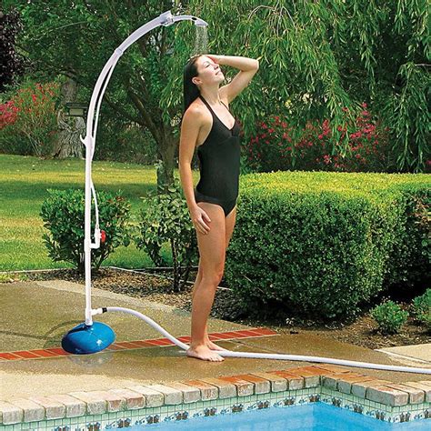 20 Outdoor Showers For Your Lake Or Poolside Home • Insteading