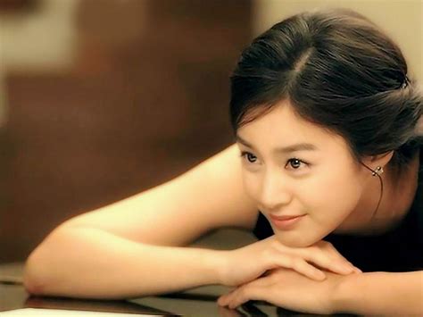 Korean Actress Kim Tae Hee Picture Portrait Gallery