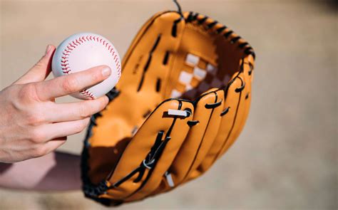 How To Measure For A Baseball Glove Best Fitting Tips