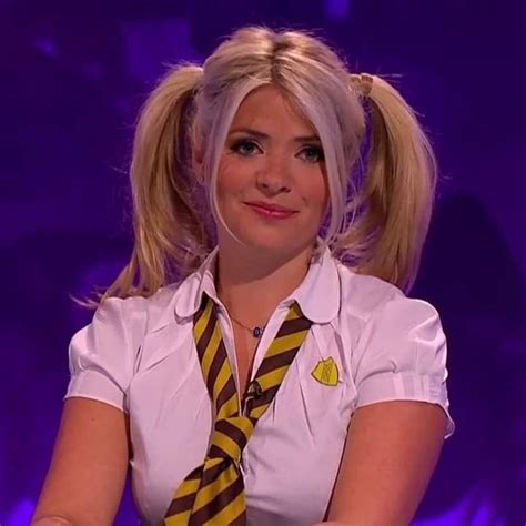 Pin By Pink Jellybean On Gorgeous Holly Willoughby Holly Willoughby Celebrities Willoughby