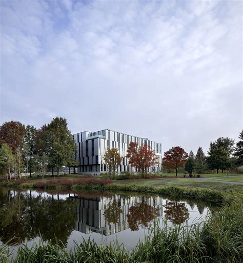 First Tech Federal Credit Union Corporate Office by Hacker - 谷德设计网