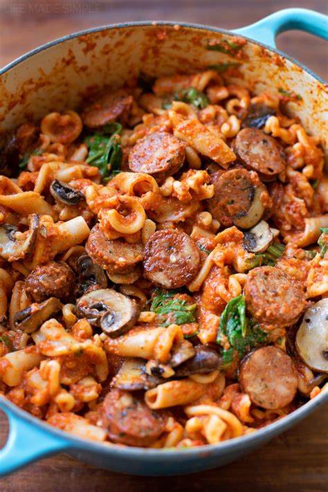 This easy meatless dish tastes like the main course from an italian restaurant. Sausage, Mushroom & Spinach Pasta with Red Pepper Sauce ...