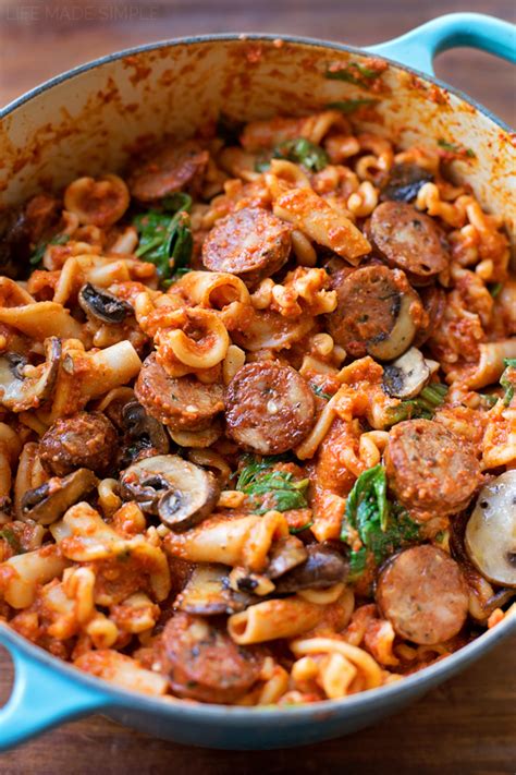 Great for sunday dinner, and freezes and i added sausage first, because i've always thought sausage and mushrooms were a match made in heaven, and spinach later on down the road. Sausage, Mushroom & Spinach Pasta with Red Pepper Sauce ...