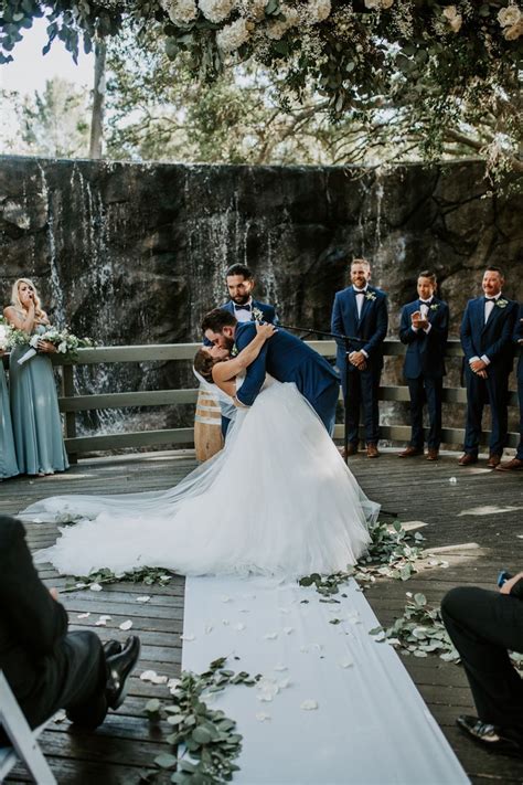 New braunfels austin and san antonio wedding photography. The Perfect Venue For Your Rustic Chic Wedding | Wedding photography, Wedding photography bride ...