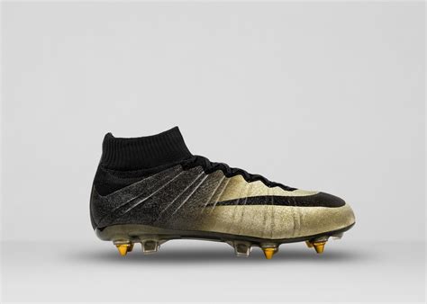 The nike cr7 logo tee is the much needed recognition for this superstar, and this shirt is awesome! NIKE's Mercurial CR7 Rare Gold Boot-Cristiano Ronaldo