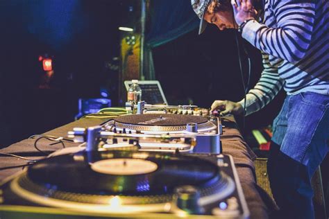 The Art Of Djing 5 Do S And Don Ts To Help You With Your Craft Magnetic Magazine