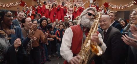 The Christmas Chronicles 2 Trailer Kurt Russell And His Sax Are Back