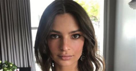 Emily Ratajkowski Emily Ratajkowski Goes Completely Nude In Sexiest