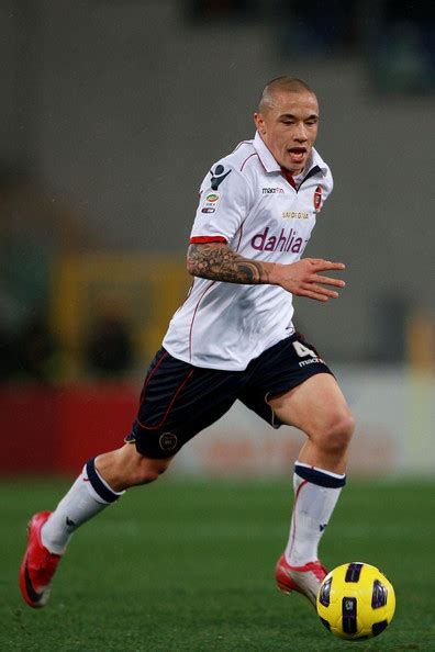 Squadra dell'anno aic) is an annual award given to a set of eleven footballers in the top tier of italian football, the serie a, who are considered to have performed the best during the previous calendar season. Lionel Messi In The Andres: RADJA NAINGGOLAN : PEMAIN ...