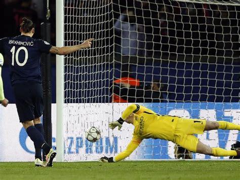 Cavani chỉ fernandes cách sút tung lưới liverpool; Trapp mit PSG weiter im Rennen: 2:2 gegen ManCity