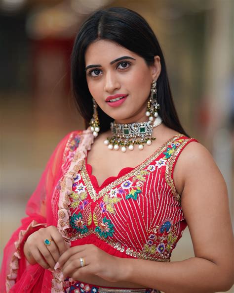 Sravanthi Looks Flawless In Saree Recent Photos