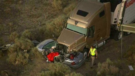 Two People Killed In Crash Involving Big Rig And Car In Palmdale Los Angeles Times