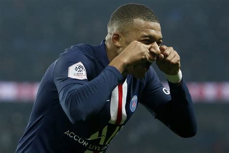 La Drôle De Célébration De Mbappé