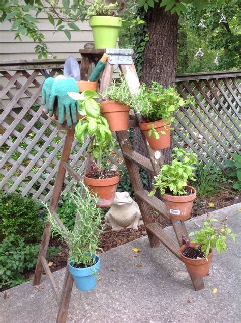 16 Diy Vertical Garden With Clay Pots Ideas To Try This Year Sharonsable