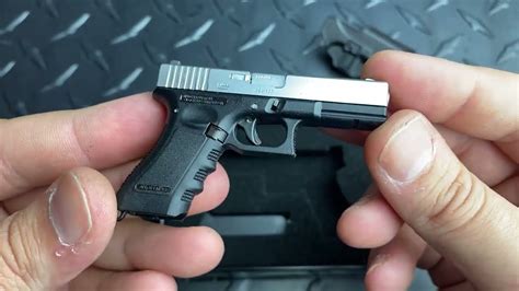 Smallest Gun In The World 🤯 Miniature Glock 17 Youtube