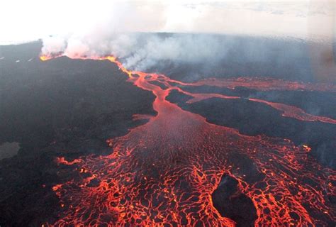 Islandia należy do grupy krajów o największej aktywności sejsmicznej na świecie. Islandia jak beczka prochu. Erupcją grożą cztery wulkany ...