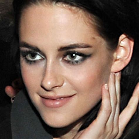 Kristen Stewart Pulls Off A Smoky Eye And A Cat Eye All At The Same