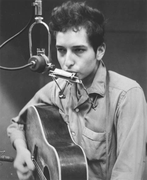 In 1959 he entered the university of minnesota and began performing as bob dylan at clubs in minneapolis and st. Bob Dylan | Photo | Who2