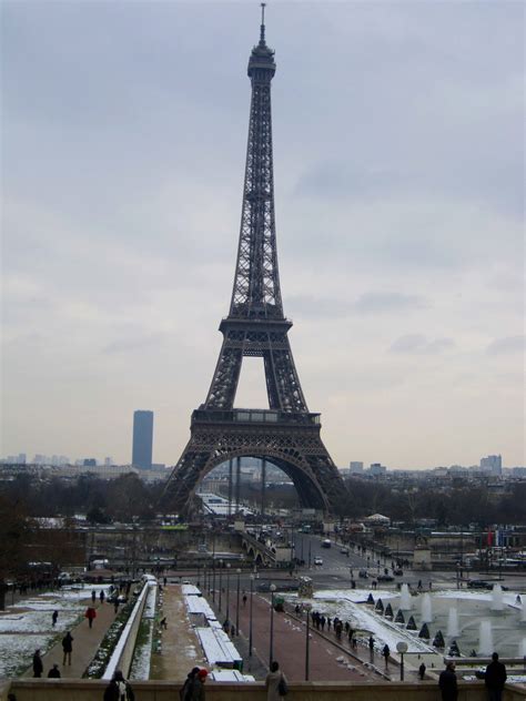 Filevue Sur La Tour Eiffel Eiffel Tower In Paris France 5 Wikimedia Commons