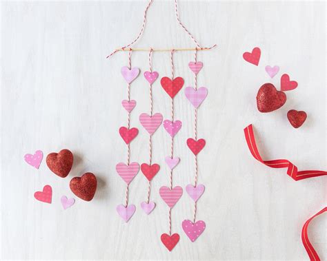 Hanging Hearts Craft Kit In 2021 Diy Valentines Decorations