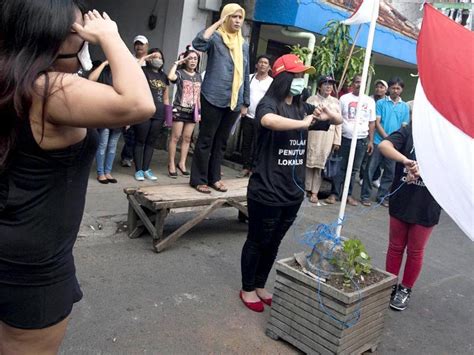 Indonesian Sex Workers Protest Dolly Shutdown World Photos Hindustan Times