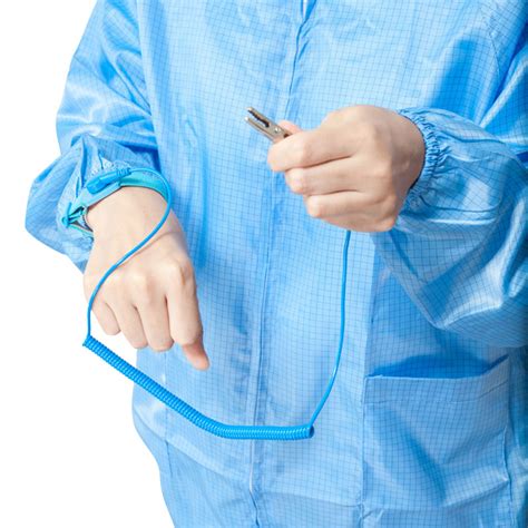 The important role of anti static wrist strap in electrostatic