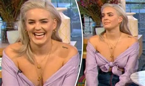 Keep post titles and comments classy and respectful. Sunday Brunch fans distracted as guest flaunts bust in low ...