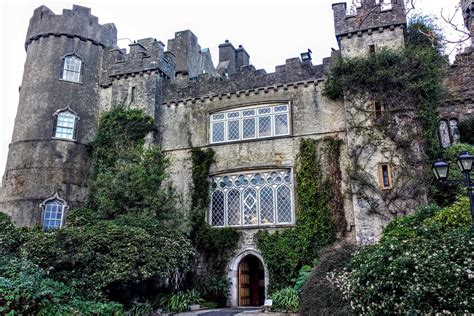 16 Haunted Castles In Ireland To Visit And Some You Can Stay In