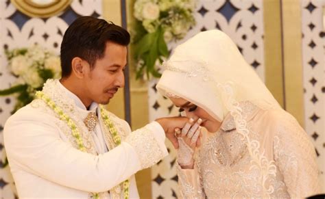 Lain lagi dengan kasus yang terjadi di kendari tahun 2019. No Hp Janda Siap Nikah Siri 2020 / Riezka Kirana Janda ...