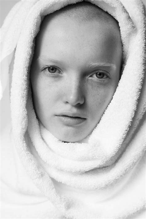 MARIO TESTINO PHOTOGRAPHY Mario Testino Towel Series Indian Look