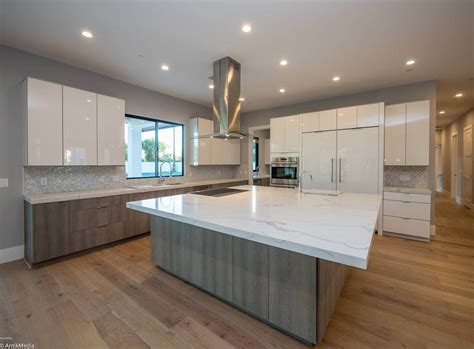 Discount kitchen cabinets online at wholesale prices. Kitchen & Bath Cabinets Dealer Gallery