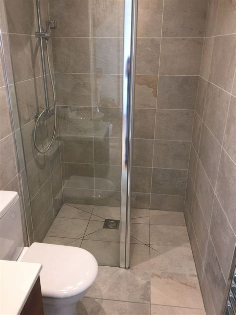 Pin By Rika On Bathroom In 2019 Bathroom Wet Rooms Tiny Bathrooms